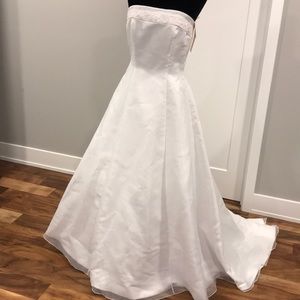 Wedding gown